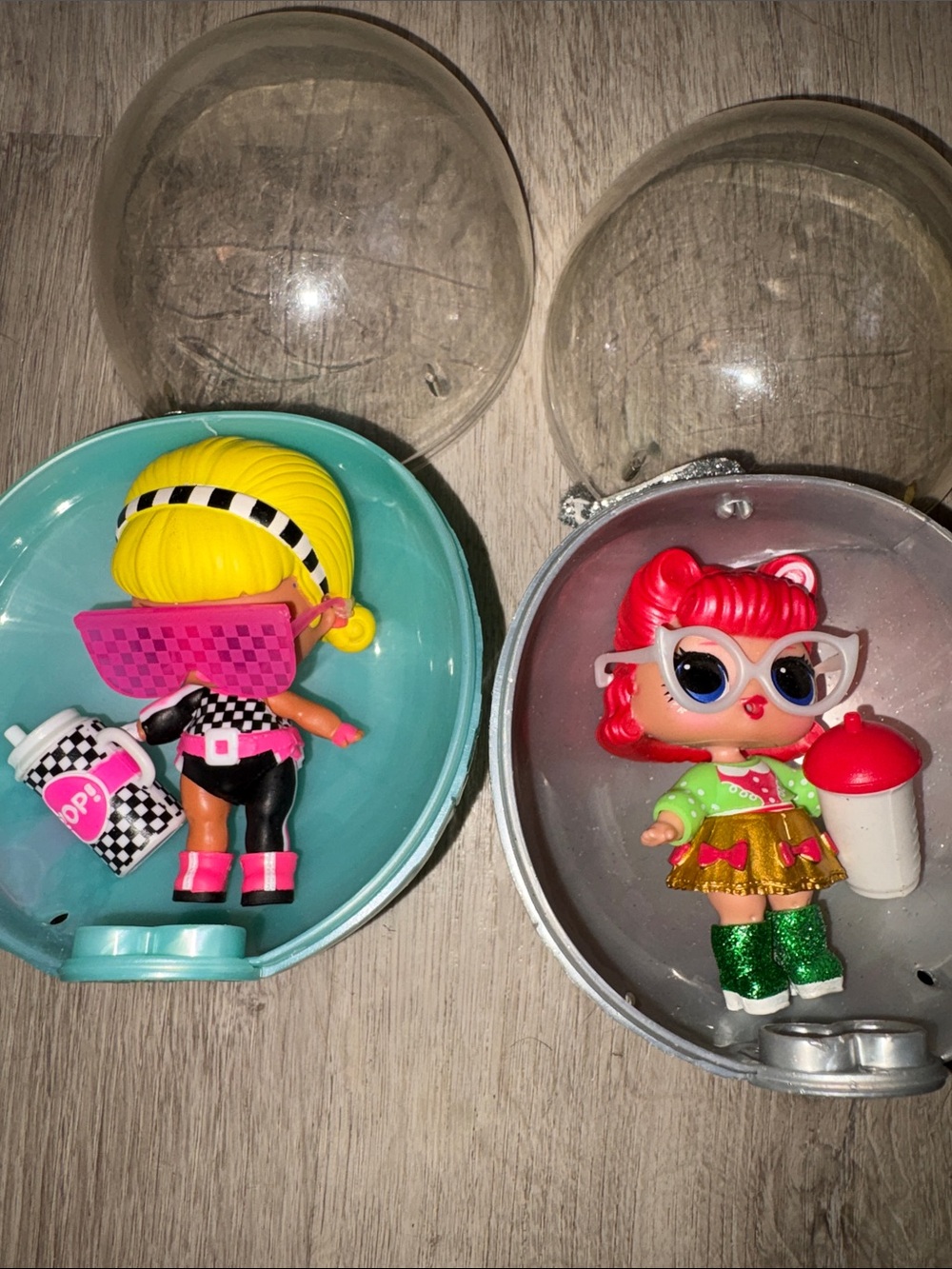 L.O.L. Surprise! Dolls Playset - Pink & Red Mini Fashion Dolls with Accessories
